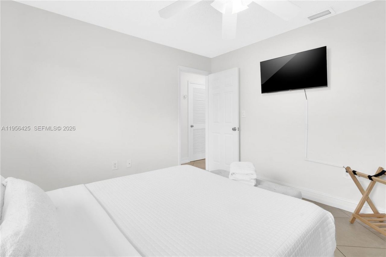 3210 SW 24th Ter, Miami, FL 33145 Photo