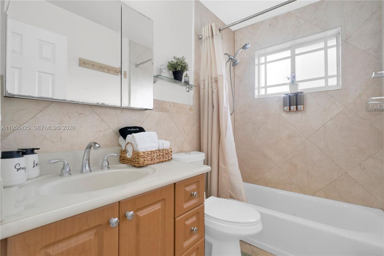 3210 SW 24th Ter, Miami, FL 33145 Photo