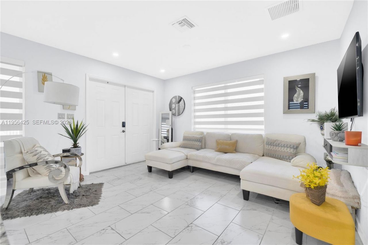 3210 SW 24th Ter, Miami, FL 33145 Photo