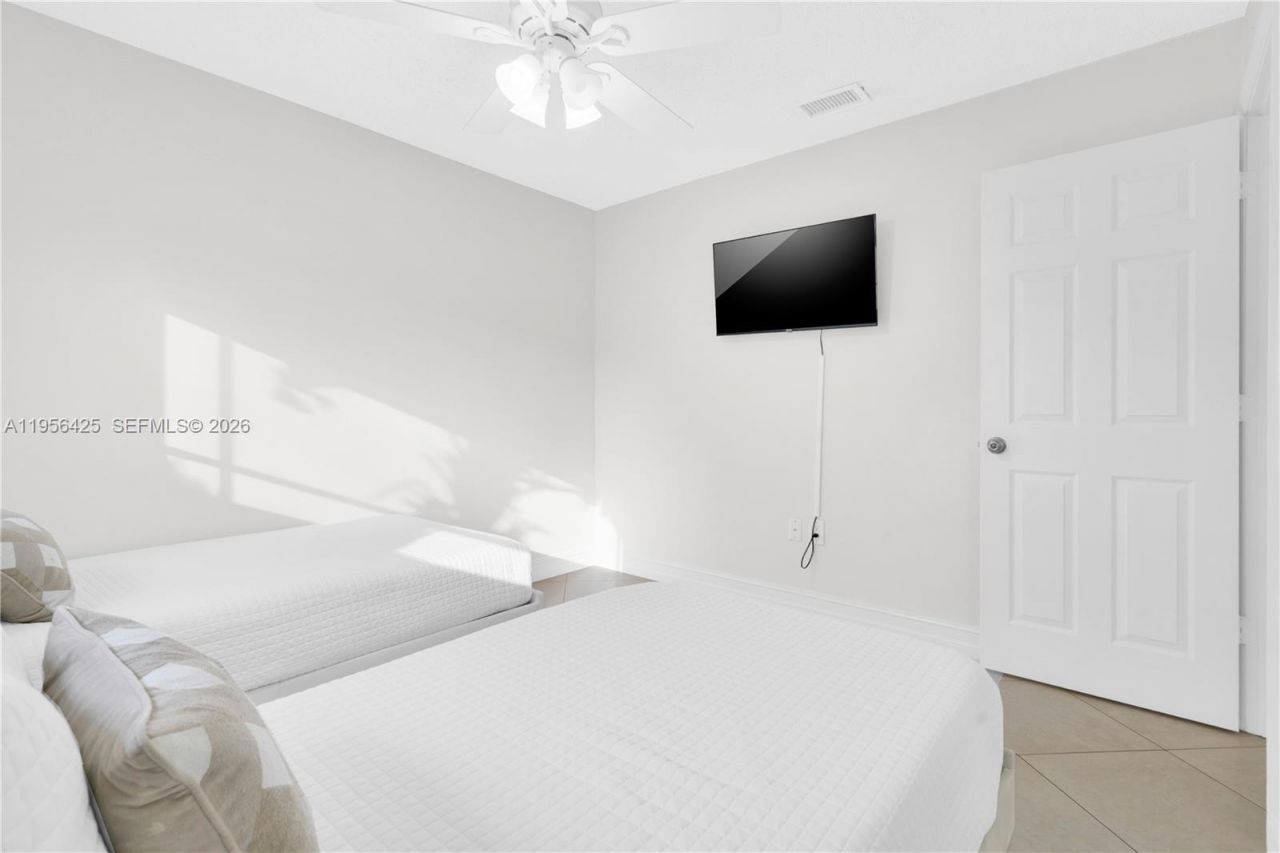 3210 SW 24th Ter, Miami, FL 33145 Photo