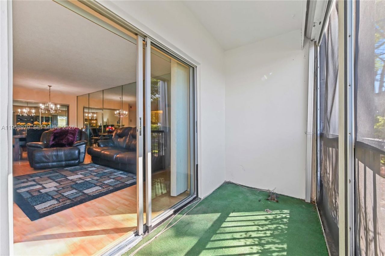 701 NE 1st Ct, Unit 110, Hallandale Beach, FL 33009 Photo