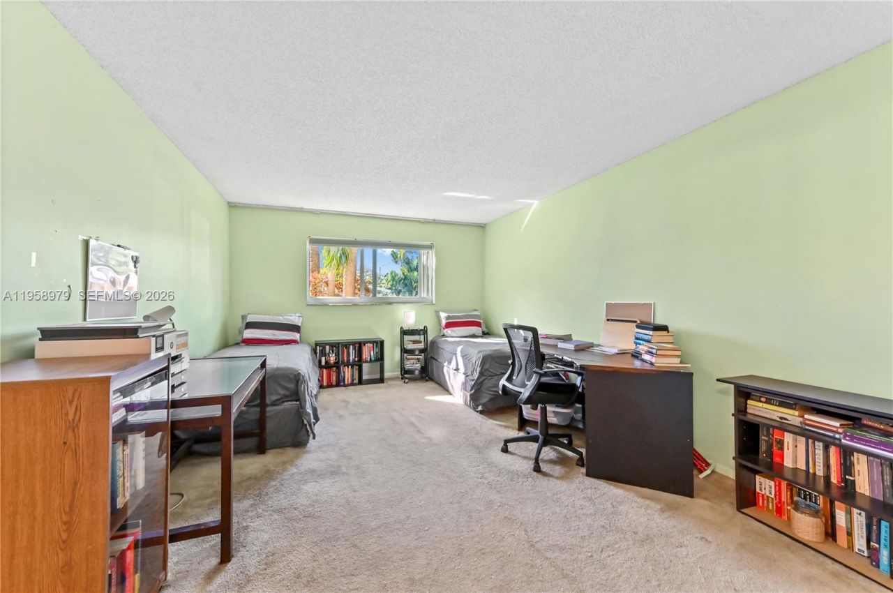 701 NE 1st Ct, Unit 110, Hallandale Beach, FL 33009 Photo