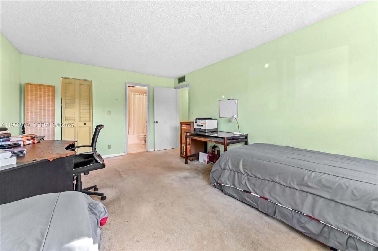 701 NE 1st Ct, Unit 110, Hallandale Beach, FL 33009 Photo