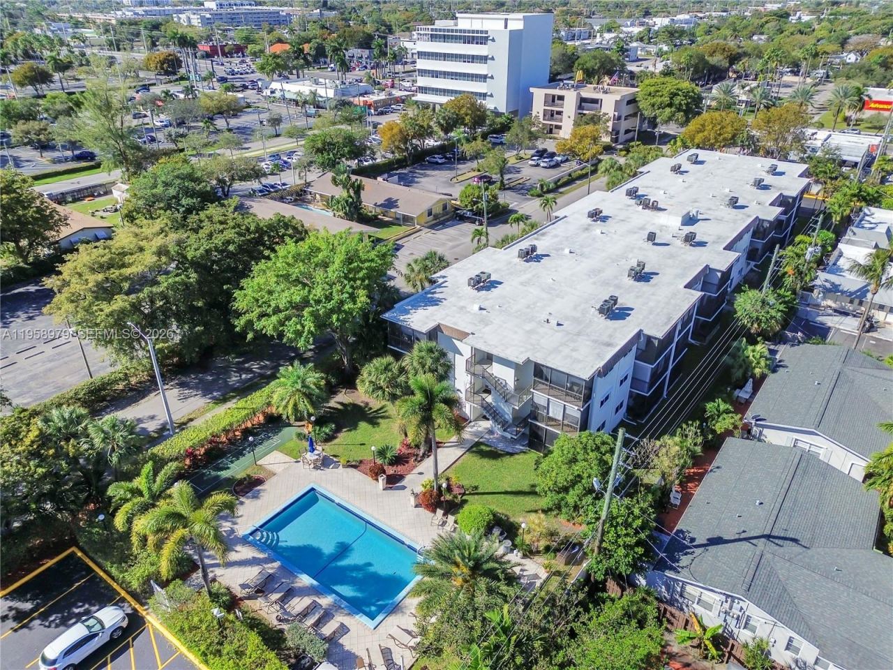 701 NE 1st Ct, Unit 110, Hallandale Beach, FL 33009 Photo