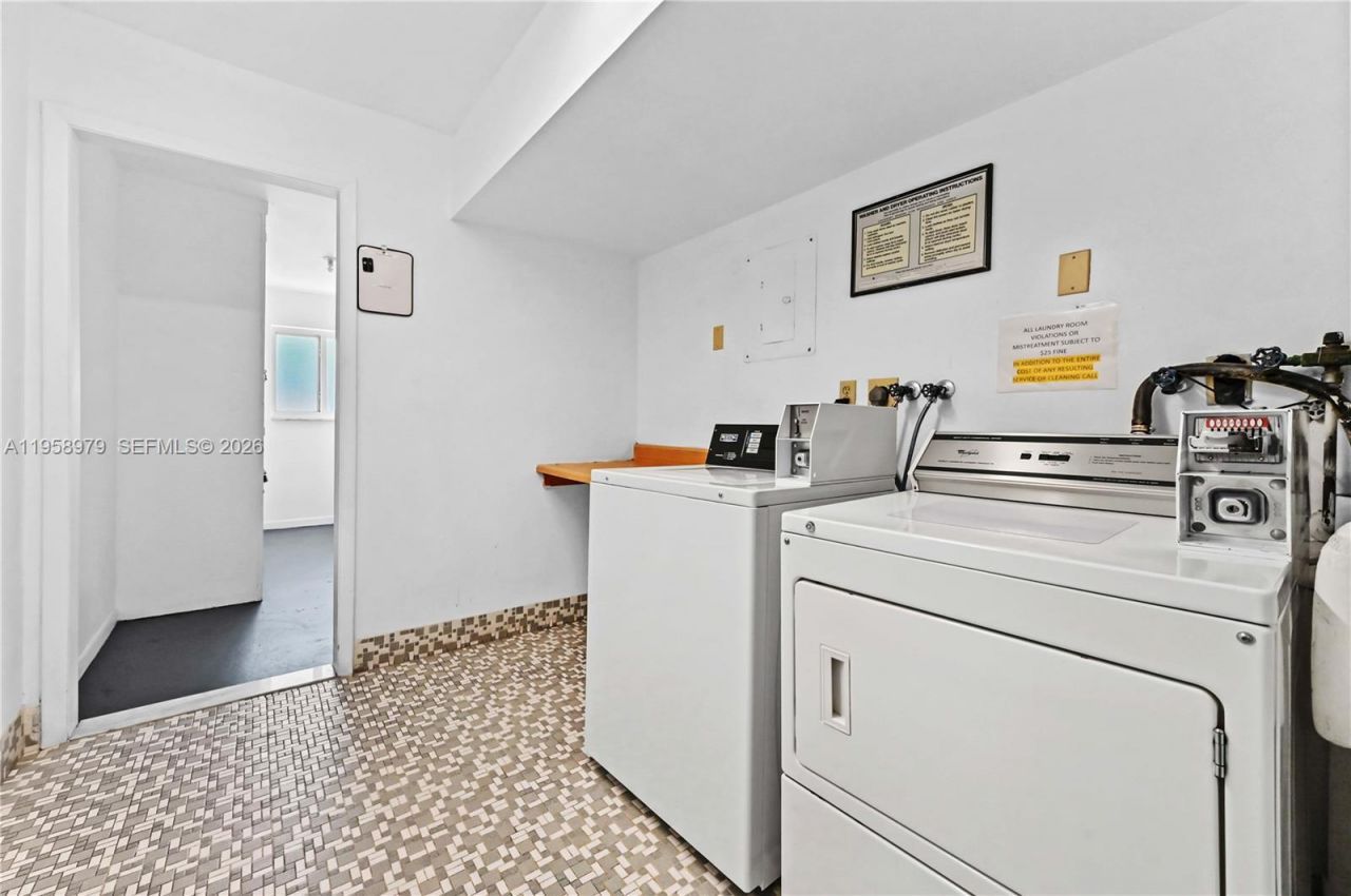 701 NE 1st Ct, Unit 110, Hallandale Beach, FL 33009 Photo