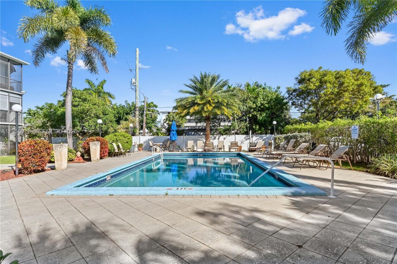 701 NE 1st Ct, Unit 110, Hallandale Beach, FL 33009 Photo