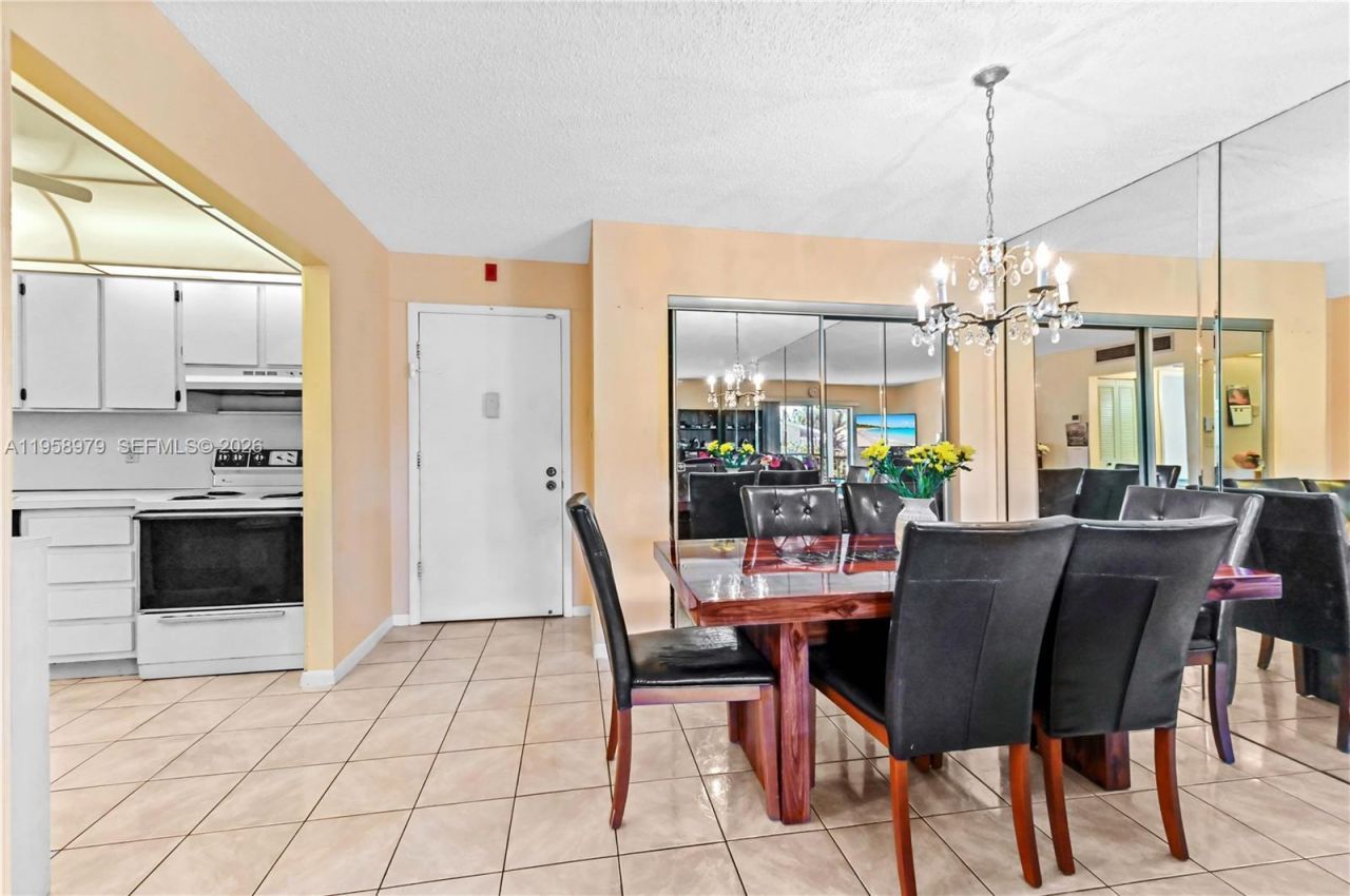 701 NE 1st Ct, Unit 110, Hallandale Beach, FL 33009 Photo