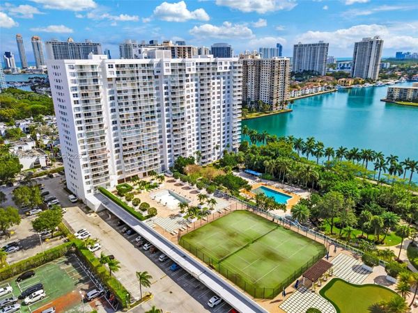 2851 NE 183rd St, Unit 803E, Aventura, FL 33160