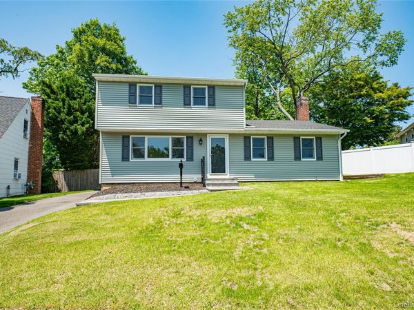 69 Allan Drive , East Norwich, NY 11732