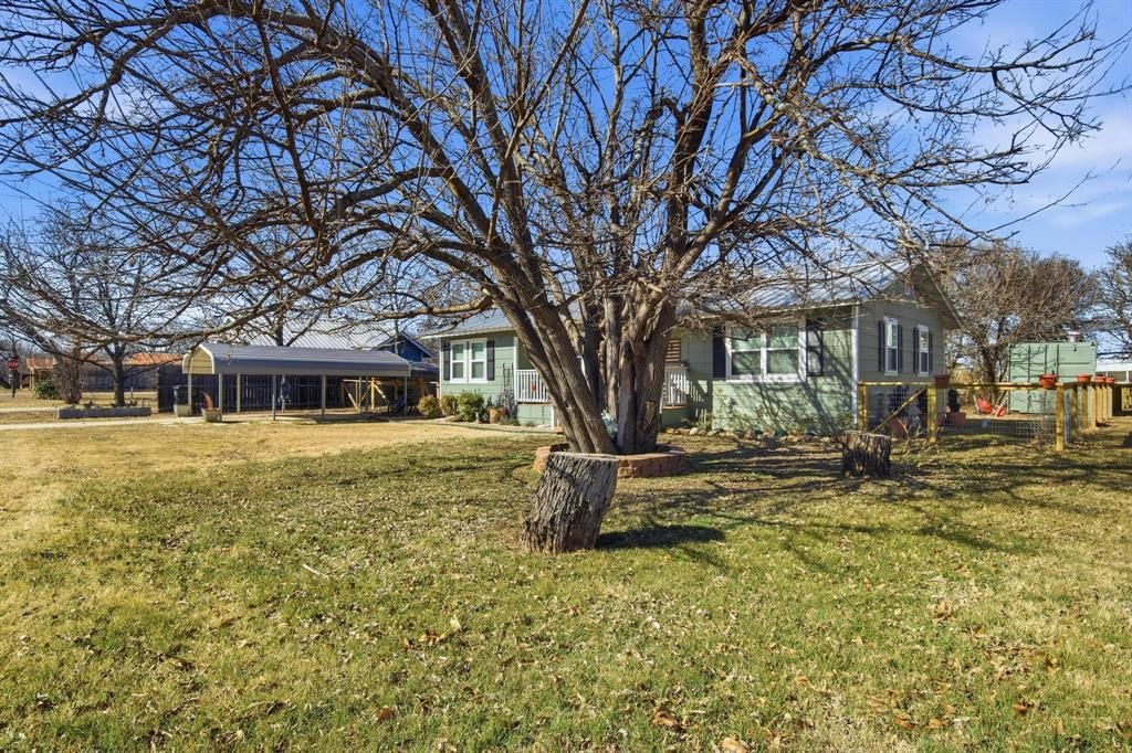 126 4th Street, Tuscola, TX 79562 Main Photo