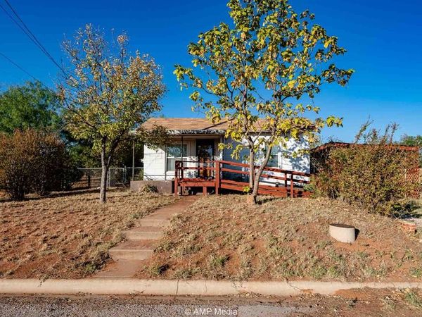 804 Fisher Street, Sweetwater, TX 79556