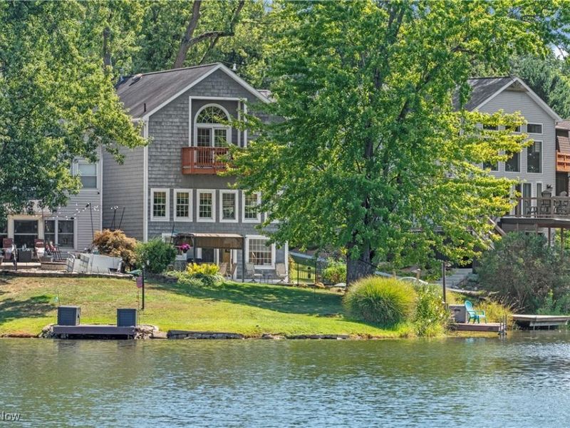 115 Spruce Drive NW, North Canton, OH 44720 Photo 4