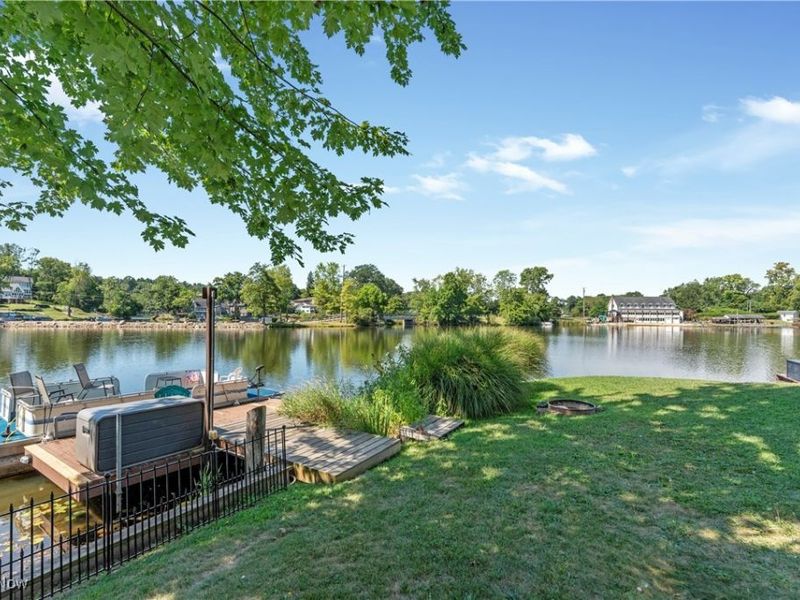 115 Spruce Drive NW, North Canton, OH 44720 Photo 5