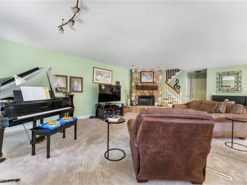 115 Spruce Drive NW, North Canton, OH 44720 Photo 6