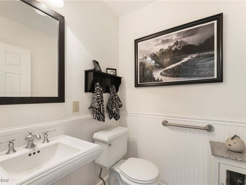 115 Spruce Drive NW, North Canton, OH 44720 Photo 9