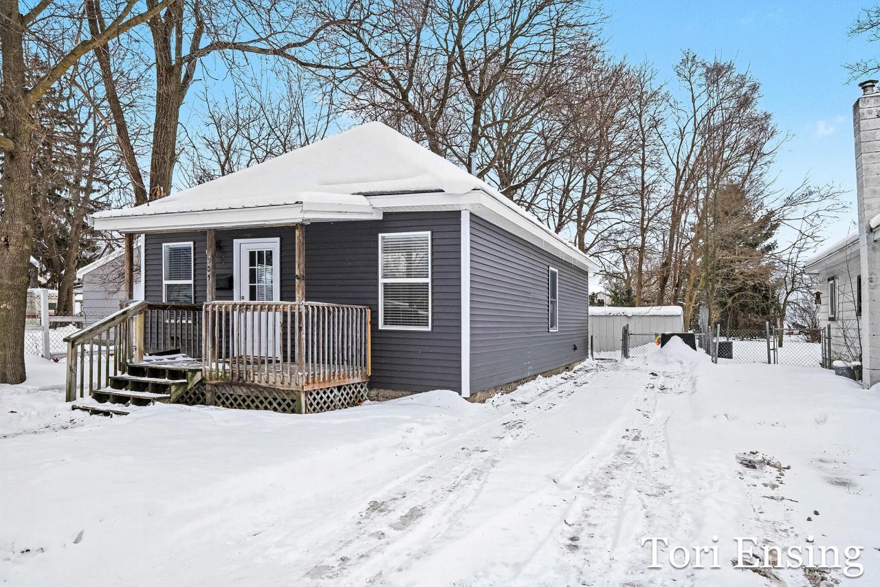 305 W Congress Street, Greenville, MI 48838 Main Photo