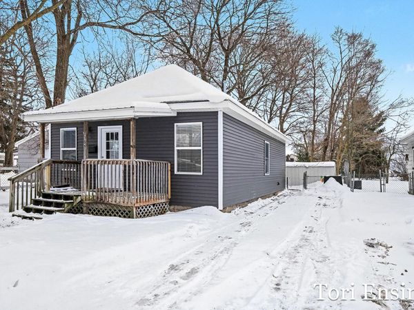 305 W Congress Street, Greenville, MI 48838