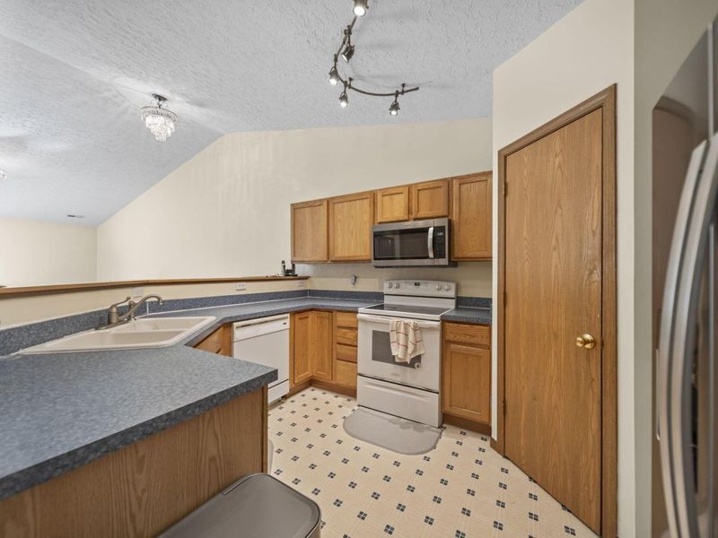 1521 October Ridge Court, Columbus, OH 43223 Photo 14