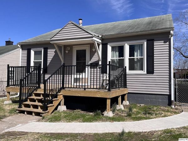 1422 N 7th St., Quincy, IL 62301