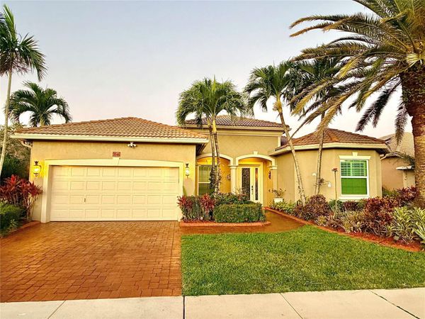 9546 Lantern Bay Cir, West Palm Beach, FL 33411