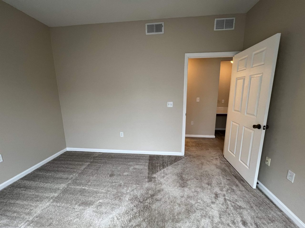 2801 Chancellorsville Drive, Unit 908, Tallahassee, FL 32312 Photo