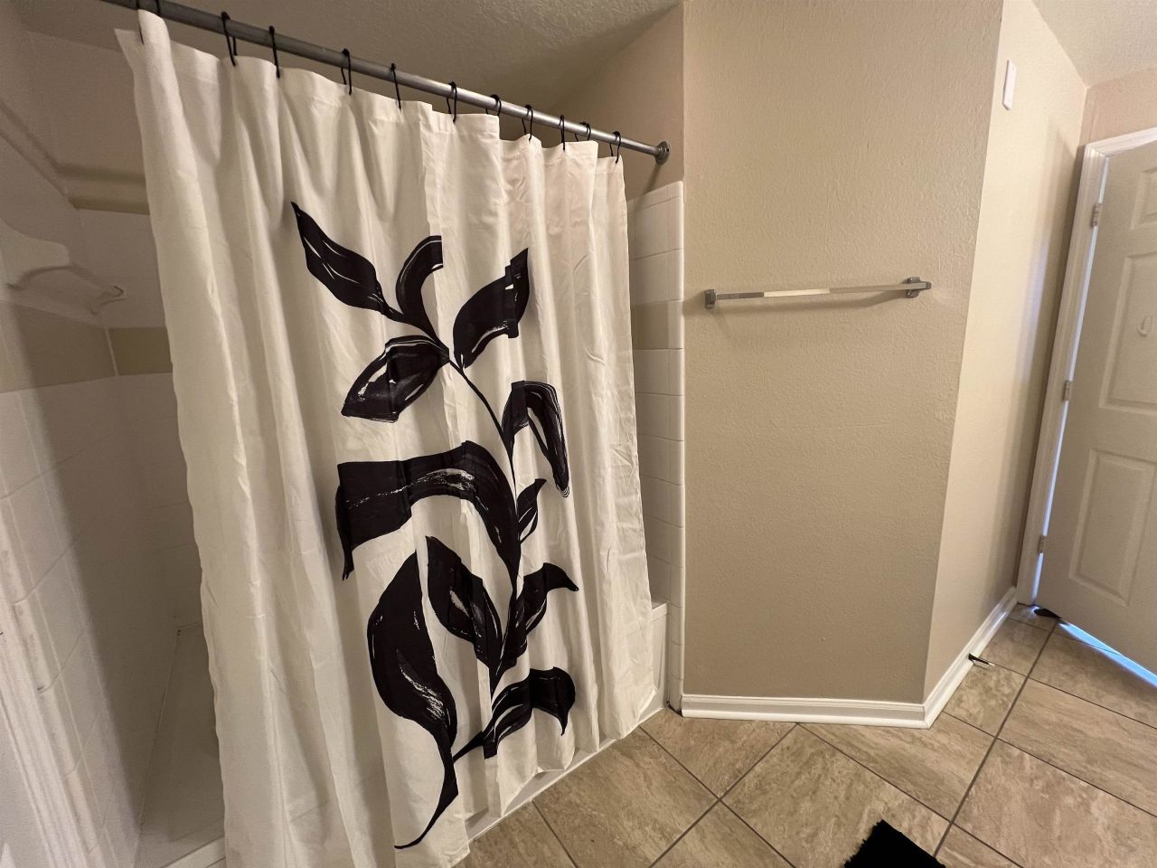 2801 Chancellorsville Drive, Unit 908, Tallahassee, FL 32312 Photo