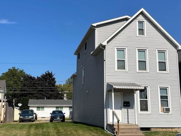 2768-2770 Jackson Street, Dubuque, IA 52001