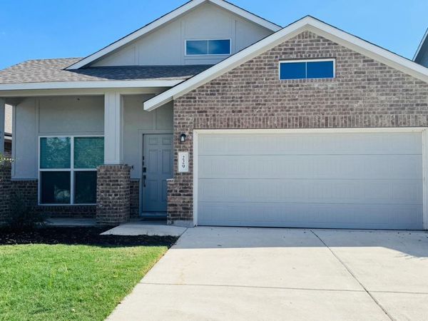 229 George Neggan LN, Bastrop, TX 78602
