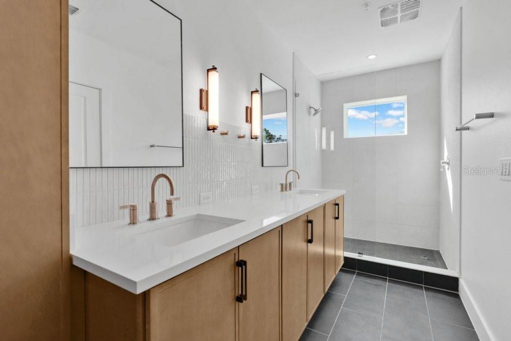 1008 E Robinson, Orlando, FL 32801 Photo