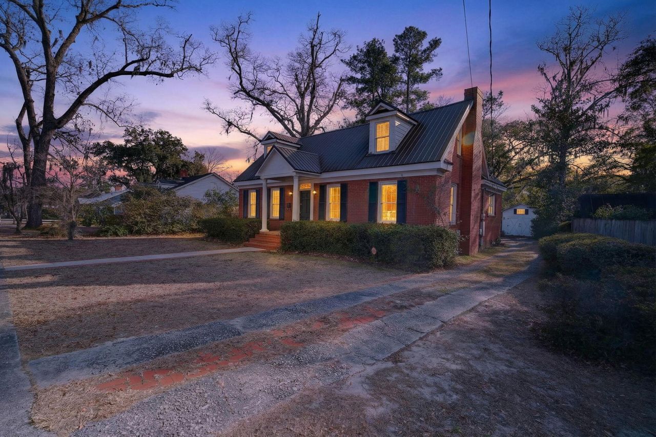 704 Carn Street Photo 39