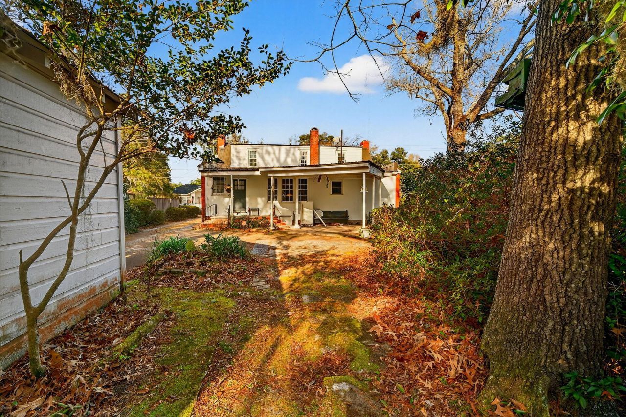 704 Carn Street Photo 40