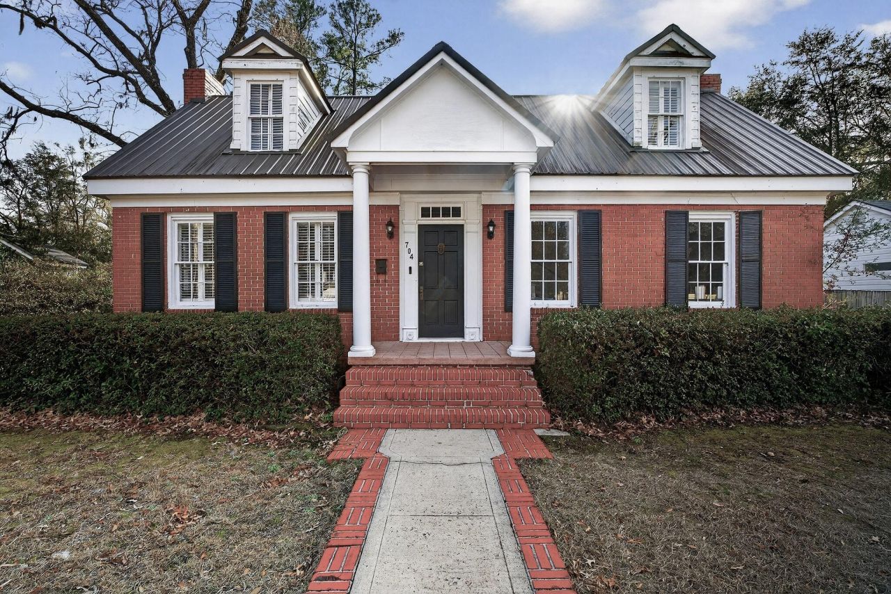 704 Carn Street Photo 47