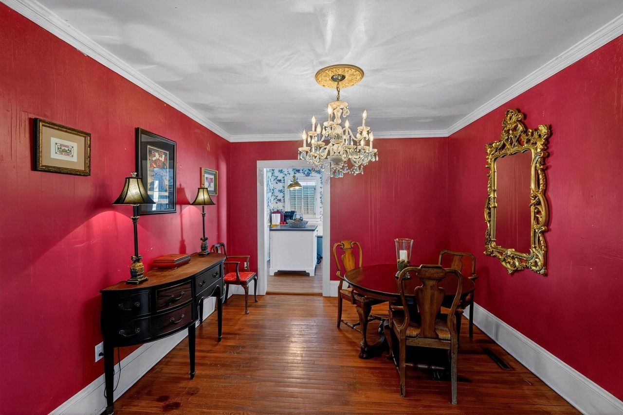 704 Carn Street Photo 5