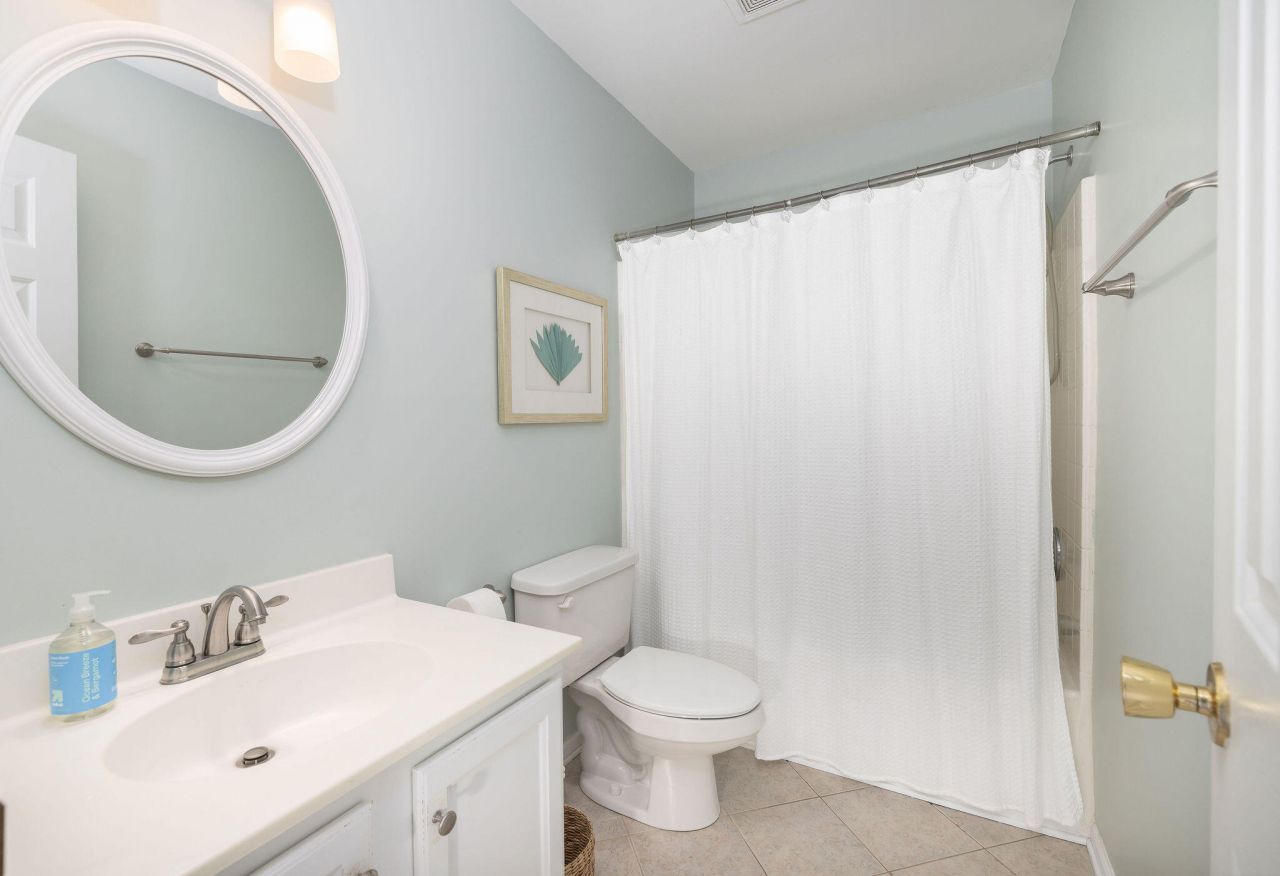 2412 Fulford Court Photo 32