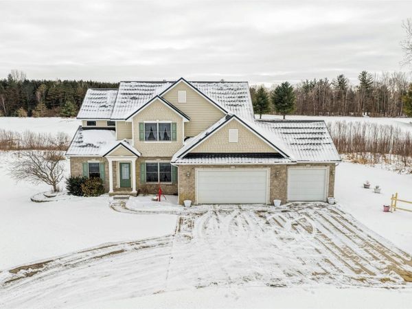 6702 Links Drive, Mt Pleasant, MI 48858