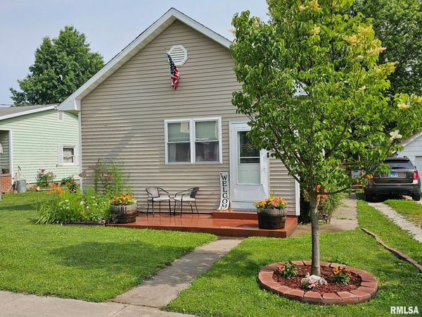 204 W SCHOOL Street, Camp Point, IL 62320