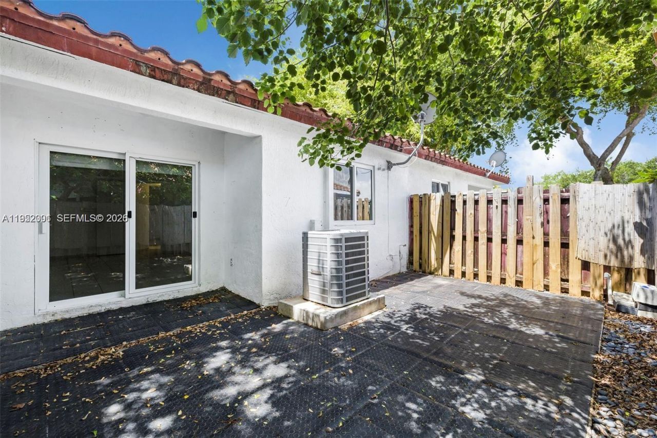 8421 SW 209th St , Unit 8421, Cutler Bay, FL 33189 Photo