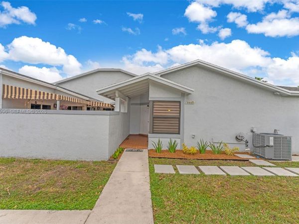 6445 SW 152nd Pl, Unit 6-45, Miami, FL 33193