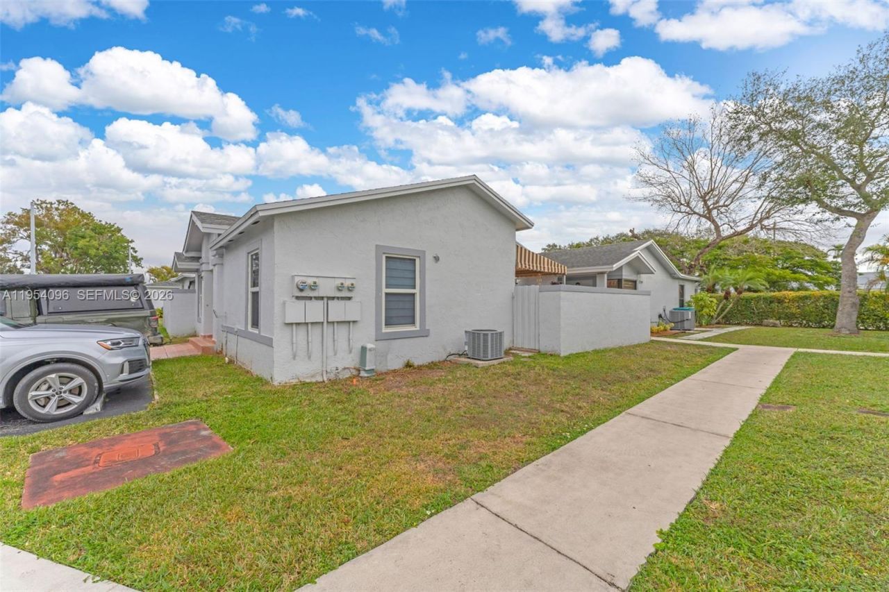 6445 SW 152nd Pl, Unit 6-45, Miami, FL 33193 Photo