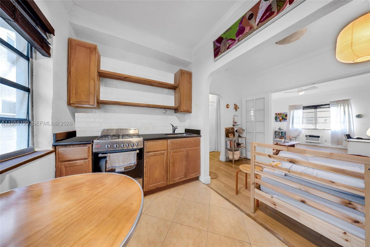 1250 Drexel Ave , Unit 8, Miami Beach, FL 33139 Photo