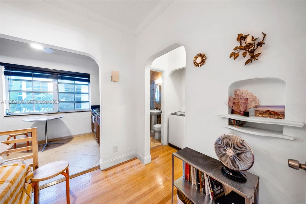 1250 Drexel Ave , Unit 8, Miami Beach, FL 33139 Photo