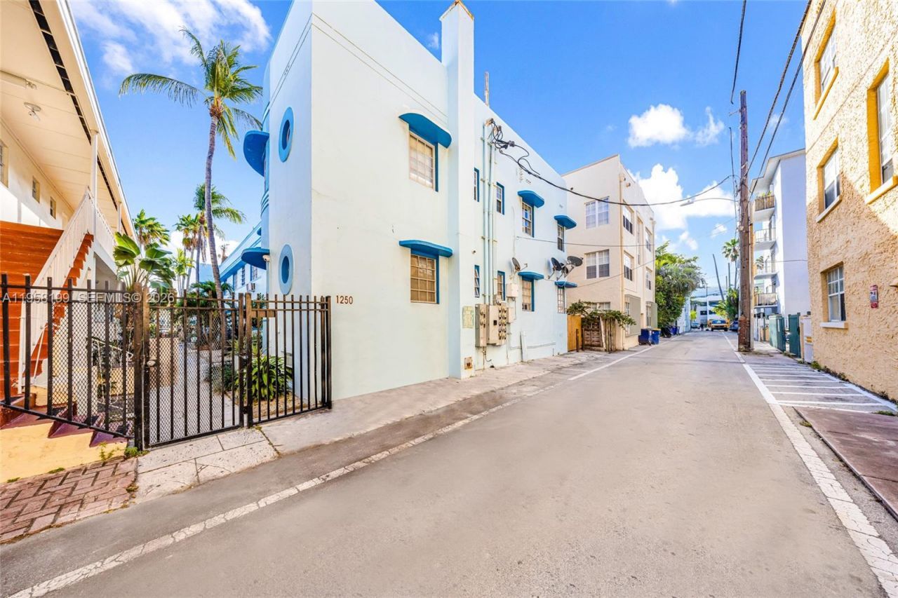 1250 Drexel Ave , Unit 8, Miami Beach, FL 33139 Photo