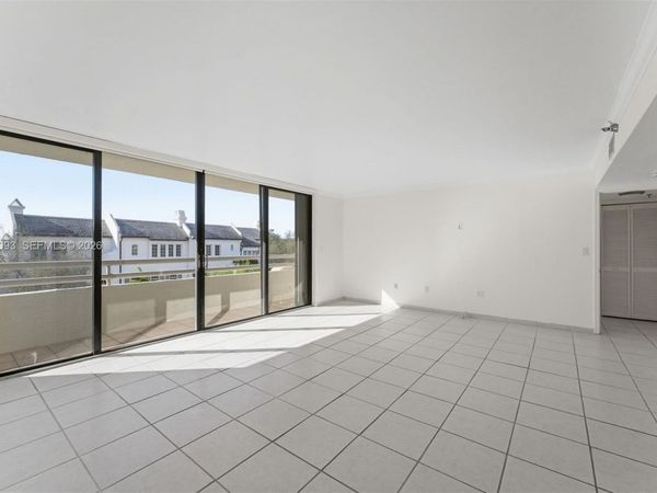 441 Valencia Ave , Unit 302, Coral Gables, FL 33134