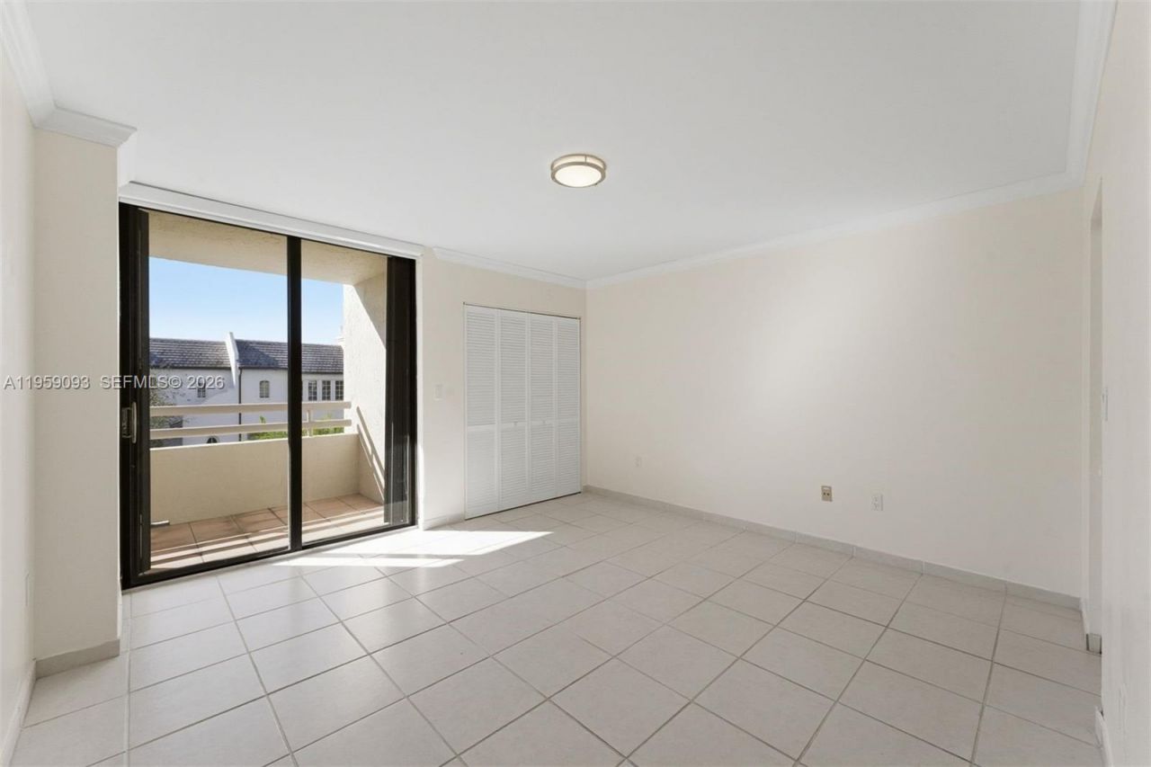 441 Valencia Ave, Unit 302, Coral Gables, FL 33134 Photo