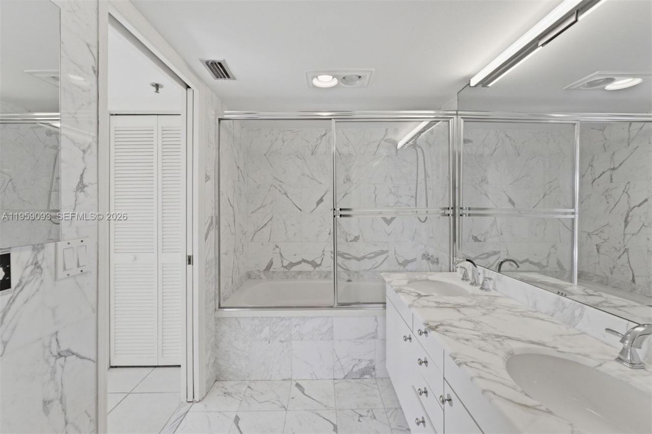 441 Valencia Ave, Unit 302, Coral Gables, FL 33134 Photo