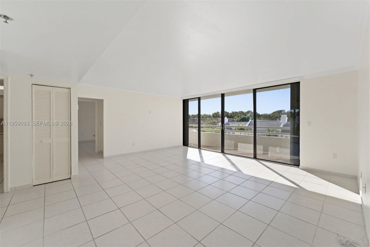 441 Valencia Ave, Unit 302, Coral Gables, FL 33134 Photo