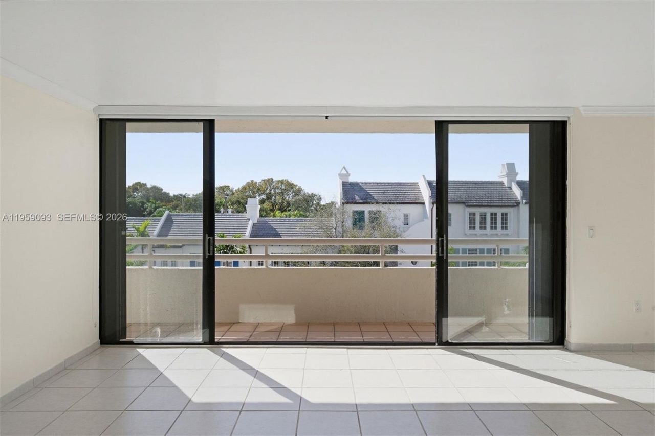 441 Valencia Ave, Unit 302, Coral Gables, FL 33134 Photo