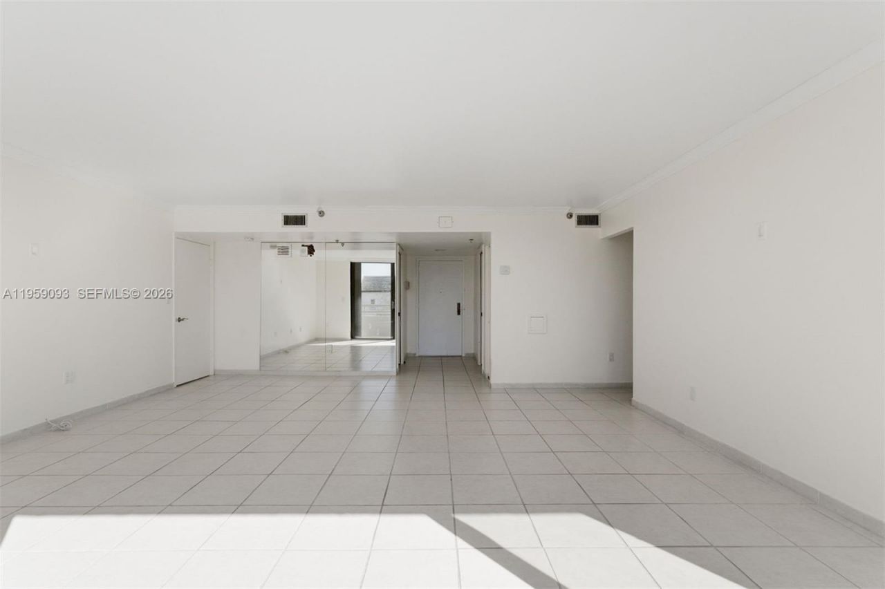 441 Valencia Ave, Unit 302, Coral Gables, FL 33134 Photo