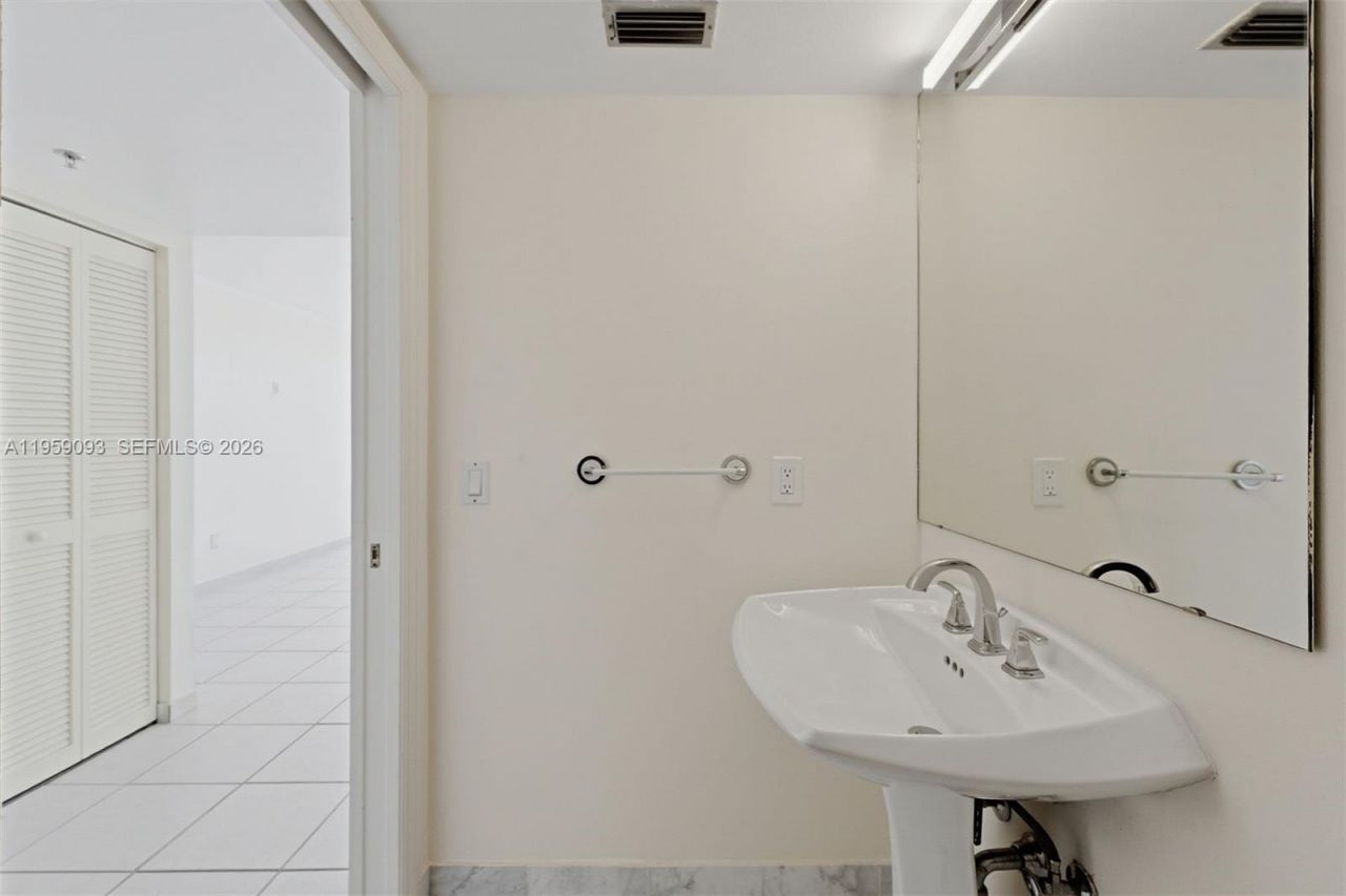 441 Valencia Ave, Unit 302, Coral Gables, FL 33134 Photo