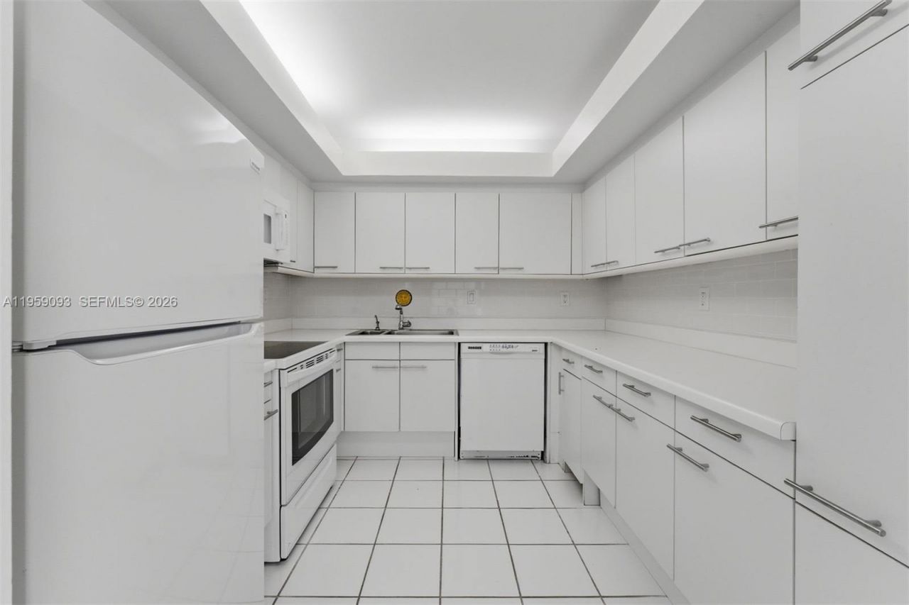 441 Valencia Ave, Unit 302, Coral Gables, FL 33134 Photo